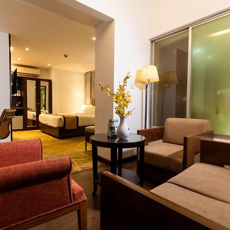 Hotel Bengal Canary Park Дакка Экстерьер фото